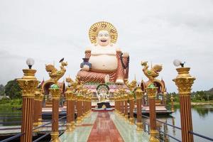 Buda en un templo en Koh Samui, Tailandia