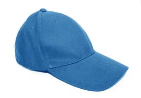 vista lateral de una gorra de béisbol azul