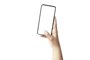 Smartphone móvil con un diseño elegante y una pantalla en blanco aislada sobre fondo blanco con el trazado de recorte foto