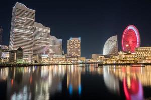 larga exposición de un paisaje urbano en yokohama foto