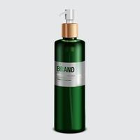 cosméticos o productos para el cuidado de la piel. maqueta de botella verde y fondo blanco aislado. ilustración vectorial.