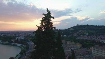 erstaunlicher Sonnenuntergang in Verona video