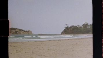 Super 8 - Wellen rollen auf den Strand video
