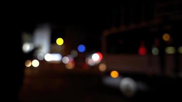 defokussierte Bokeh-Lichter von Fahrzeugen am Kadiköy video