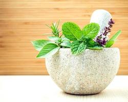 atención médica alternativa y medicina herbal. foto