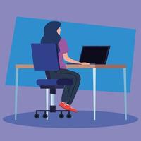 mujer en la computadora, trabajando en un escritorio vector
