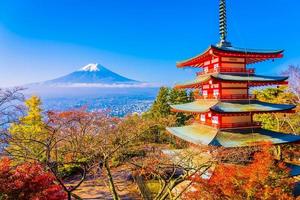 monte. Fuji con pagoda chureito en Japón