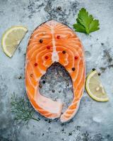 filete de salmón fresco foto