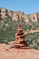 Brown and gray rock formation photo