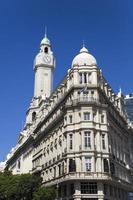 Edificio de la legislatura de la ciudad y la torre del reloj en el distrito de Montserrat de Buenos Aires. foto