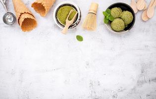 helado de matcha con espacio de copia foto