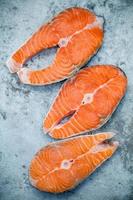 tres filetes de salmón foto