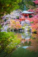 templo daigoji en kyoto, japón foto