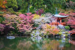 templo daigoji en kyoto, japón foto