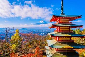 monte. Fuji con pagoda chureito en Japón foto