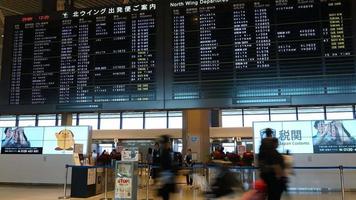 timelapse menigte mensen in Narita Airport, Japan video