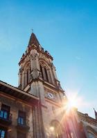 Arquitectura de la iglesia en la ciudad de Bilbao, España foto