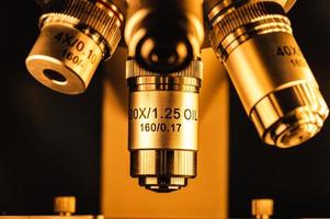 lentes de un microscopio