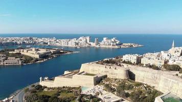 st. john's bastion e la valletta fosso, malta. vista aerea video