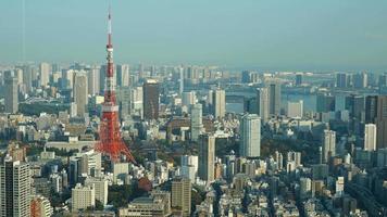 timelapse di tokyo con la torre di tokyo in giappone video