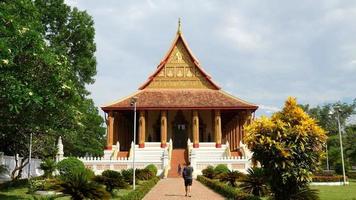 timelapse en el templo haw phra kaew en laos video