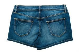 pantalones cortos de jean sobre fondo blanco foto