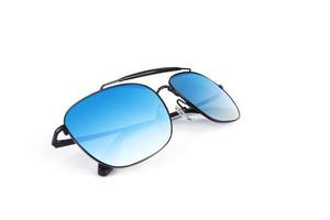 gafas de sol estilo aviador con tinte azul foto