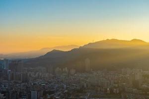 vista de la ciudad de taipei en taiwán foto