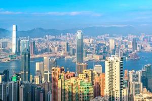 horizonte de la ciudad de hong kong con vista al puerto de victoria foto