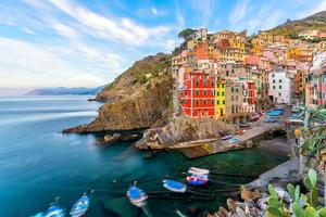 Riomaggiore, la primera ciudad del Cique Terre en Liguria, Italia foto