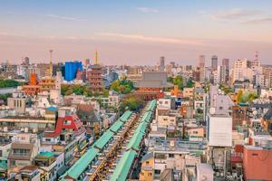 Vista superior del área de Asakusa en Tokio, Japón