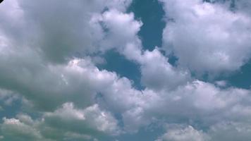 weiche Wolkenbewegung schnell Zeitraffer video