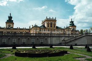 Varsovia, Polonia 2017- antiguo palacio antiguo en Varsovia Wilanow, con arquitectura de parque