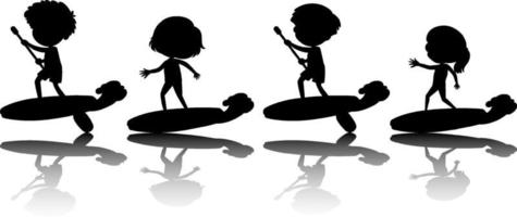 conjunto, de, diferente, niños, en, tabla de surf, silueta vector