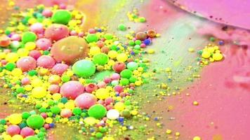 pastellfärg bubblar i vätska video