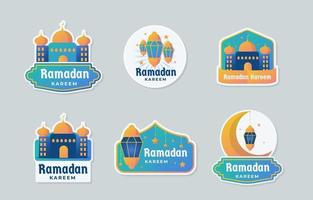 Colección de insignias de Ramadán con una combinación de colores amarillo y azul. vector