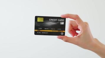 mão segurando cartão de crédito video