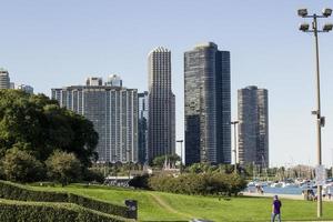 chicago, illinois 2016- horizonte de chicago - a orillas del lago foto