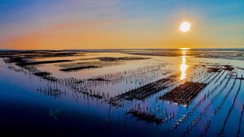 costa de wang gong en la puesta de sol foto