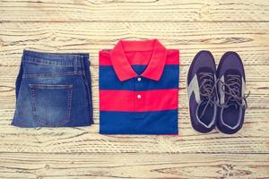 hermoso conjunto de moda casual para hombres foto