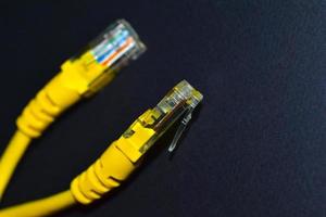 primer plano de cable de internet ethernet foto