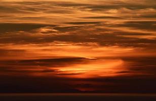 fotografía de puesta de sol colorida foto