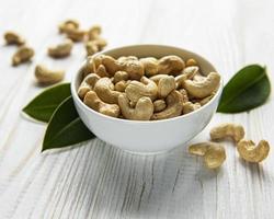 Cashews in a bowl photo