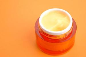 crema de belleza naranja foto