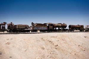 Locomotora cerca de Uyuni en Bolivia foto