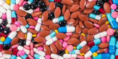 Muchos tipos de medicamentos píldoras cápsulas antecedentes