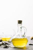 botella de aceite de oliva de tiro vertical