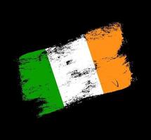 Fondo de pincel de grunge de bandera de Irlanda. Ilustración de vector de bandera de pincel viejo. concepto abstracto de origen nacional.