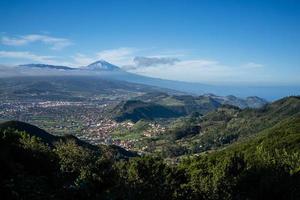Vista de las montañas de Anaga en Tenerife foto