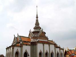 templo de wat phra kaew en bangkok foto